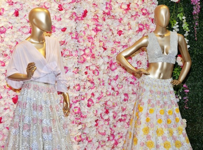 Aza Fashions Unveils New Store in Kolkata